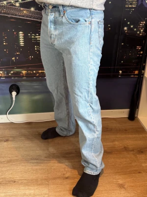 Originella Levi’s 501 Ljusblåa  - Originella Levi’s 501:or köpta i Levi’s affär i Göteborg. Nypris för dom var 1149kr. Storlek är W 30 och L 32