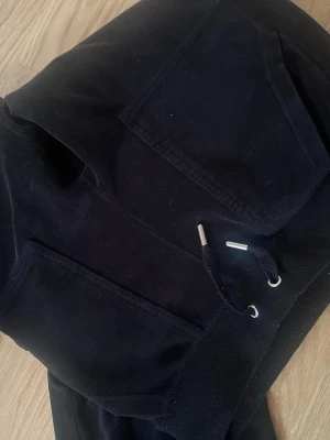 Svarta byxor  från Juicy Couture - bra skick, inga skador