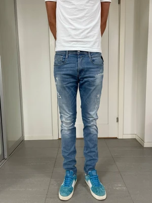Replay Anbass Jeans - Replay Anbass Jeans, mått ca 38 o 108 cm. skriv för fler bilder/frågor🙌🏼