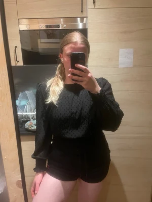 Svart blus  - Fin svart blus
