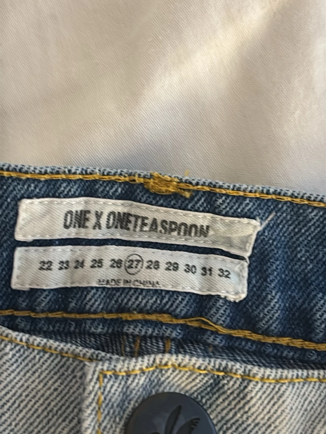 Ljusblå slitna jeansshorts One Teaspoon - 2