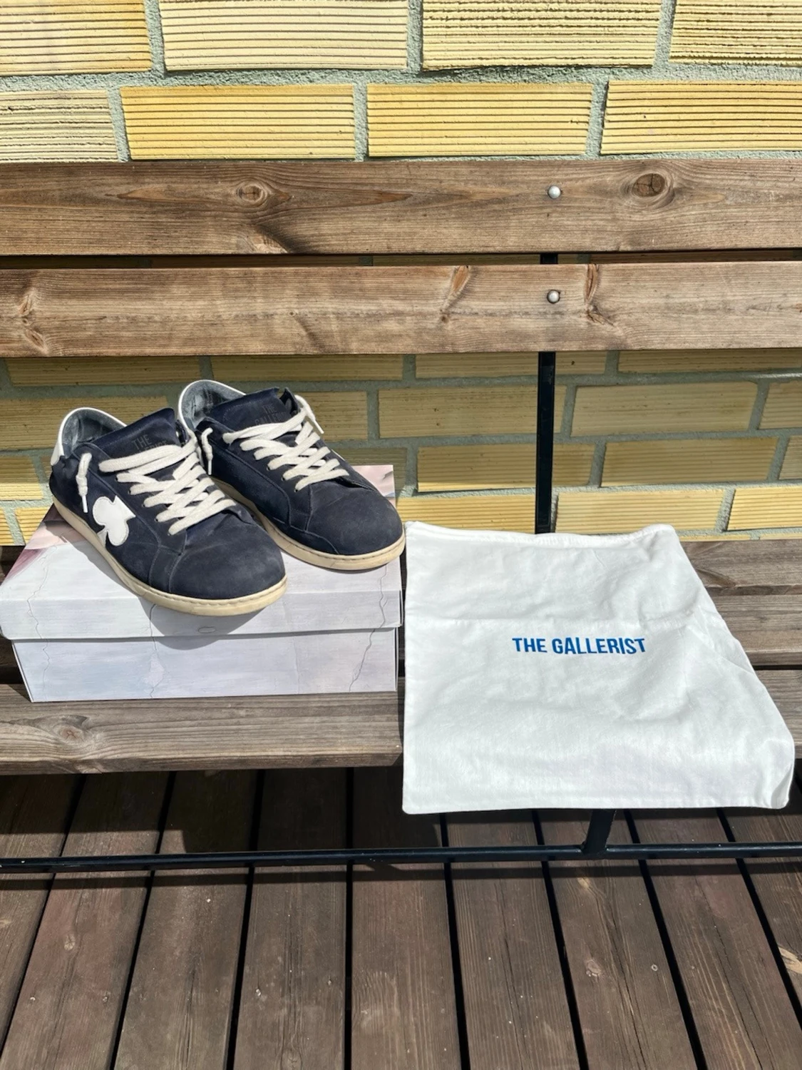 The Gallerist skor .