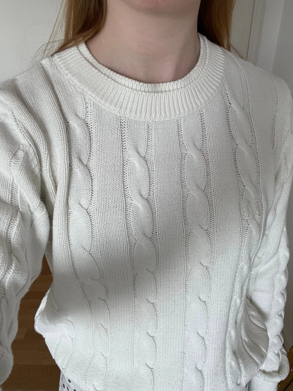 Vit kabelstickad tröja - 2