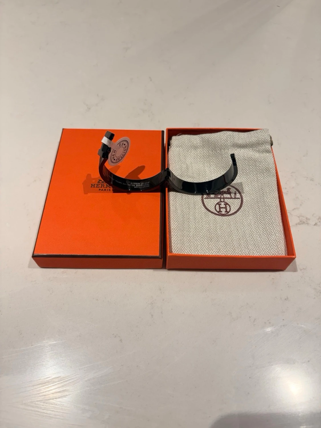 Svart Emalj armband  - 2