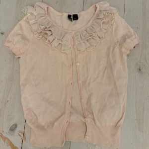 Kortärmad kofta - Så fin kofta från Hm, strl S men passar mindre💗