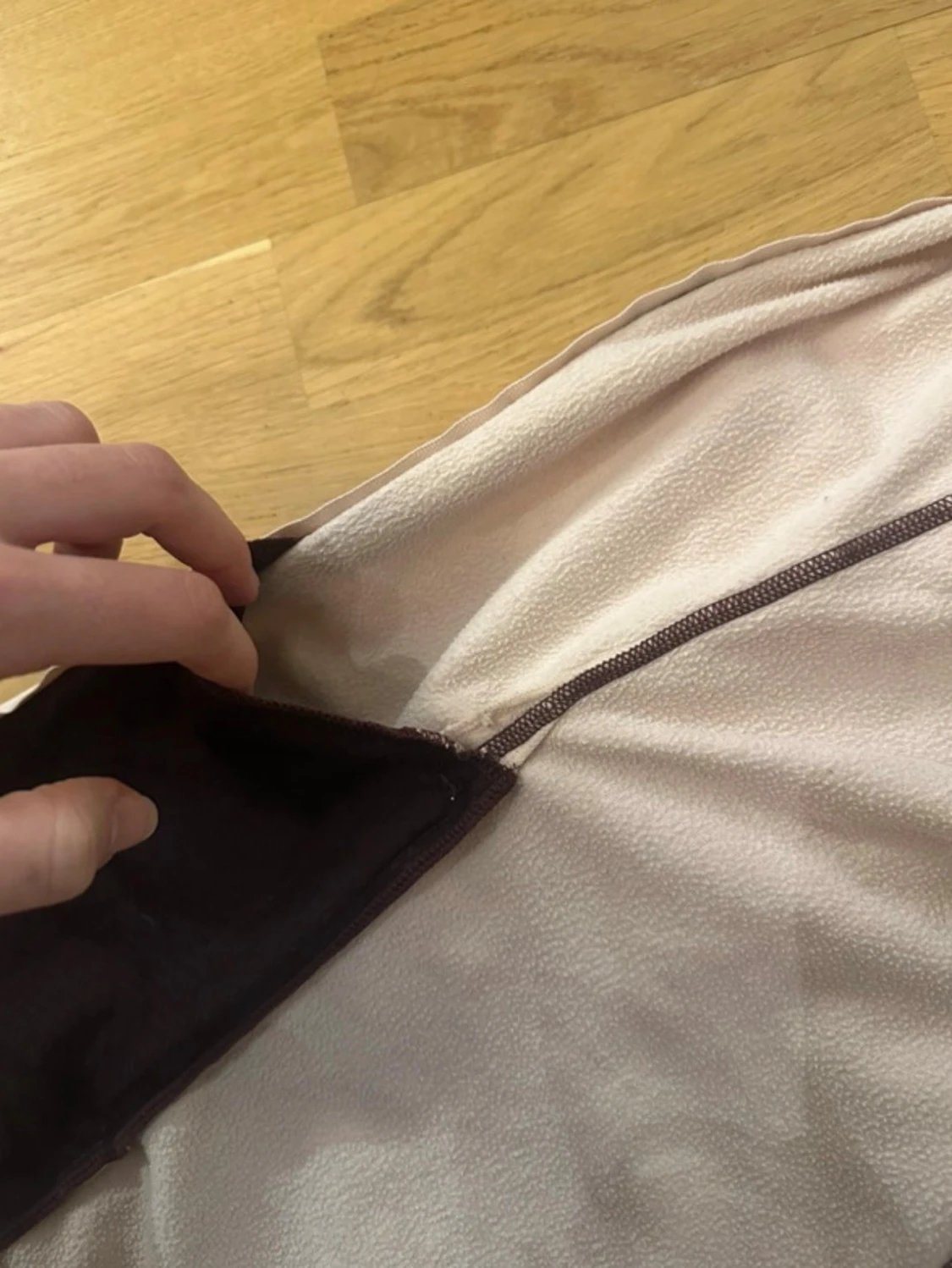 Ljusrosa hoodie från Kari Traa - 4