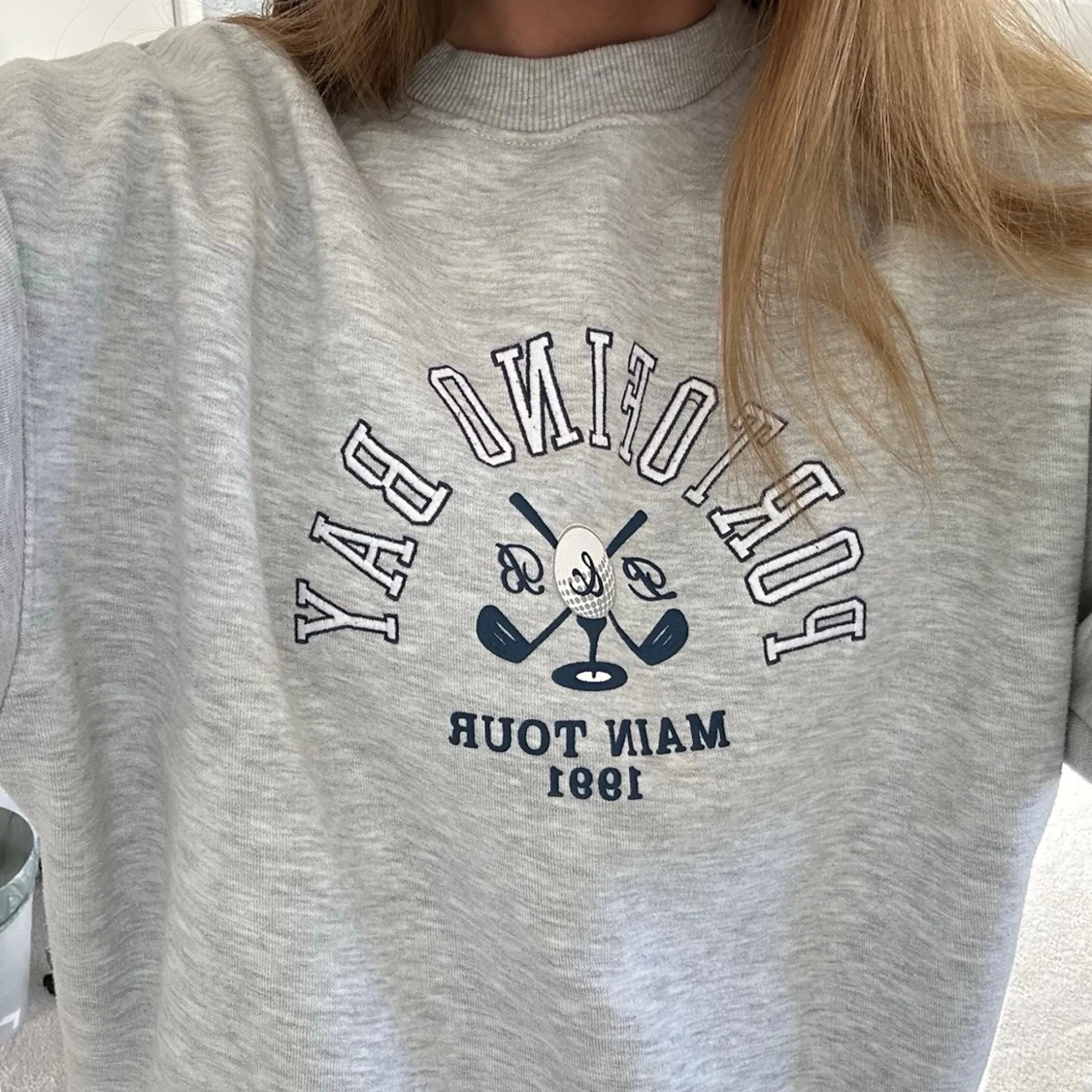 Grå sweatshirt med tryck - 2