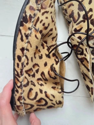 Acne studios Loafers med leopardmönster - Sell acne studios leaopard shoes