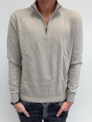 Oscar Jacobsson  - Riktigt snygg half zip tröja från Oscar Jacobsson 