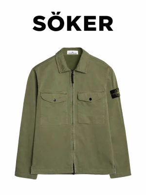 SÖKER STONE ISLAND OVERSHIRT - SÖKER STONE ISLAND OVERSHIRT I STORLEK L. GÄRNA MED ÄKTEHETSBEVIS. HELST HELST I DEN GRÖNA FÄRGEN