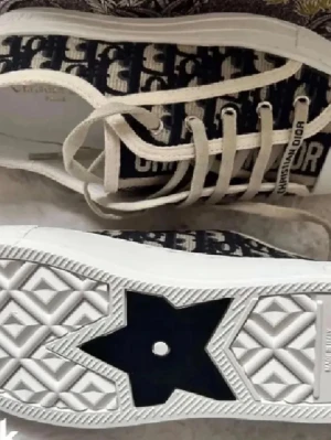 Dior sneakers - Söker dior skor i storlek 38. Valentino skor i utbyte i storlek 38 -> nästa bild