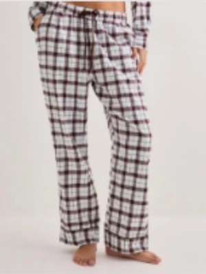 Hunkemöller pyjamasbyxor  - Säljer pågrund av att de inte passar!