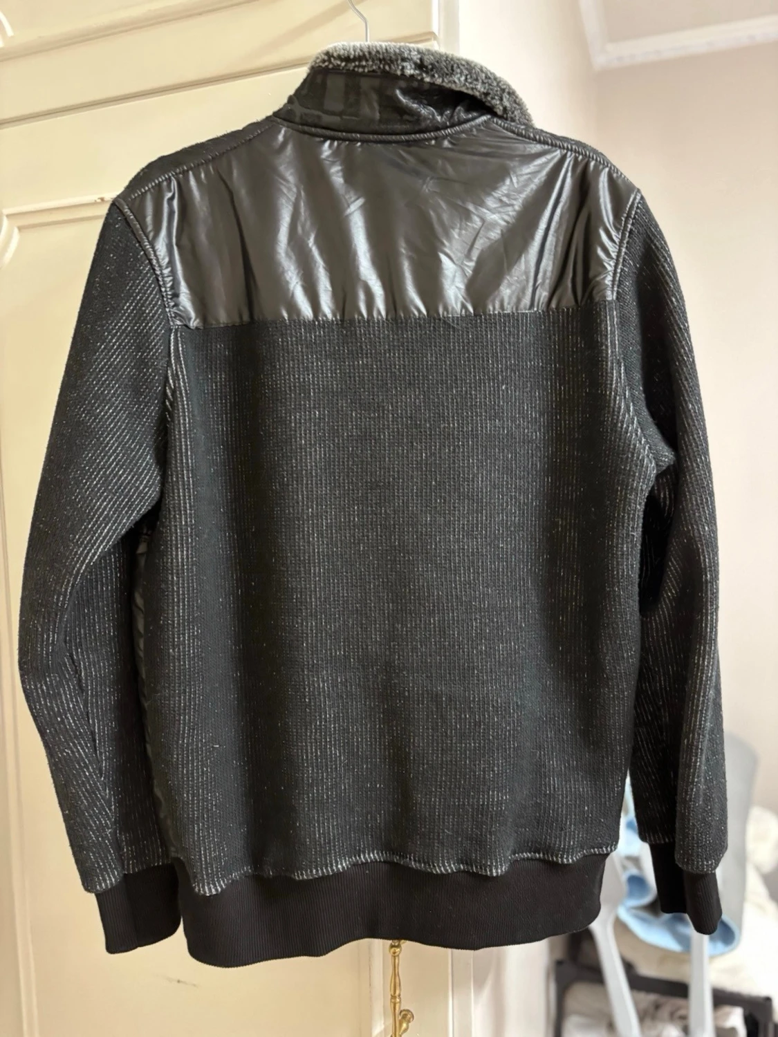 Svart jacka  - 3