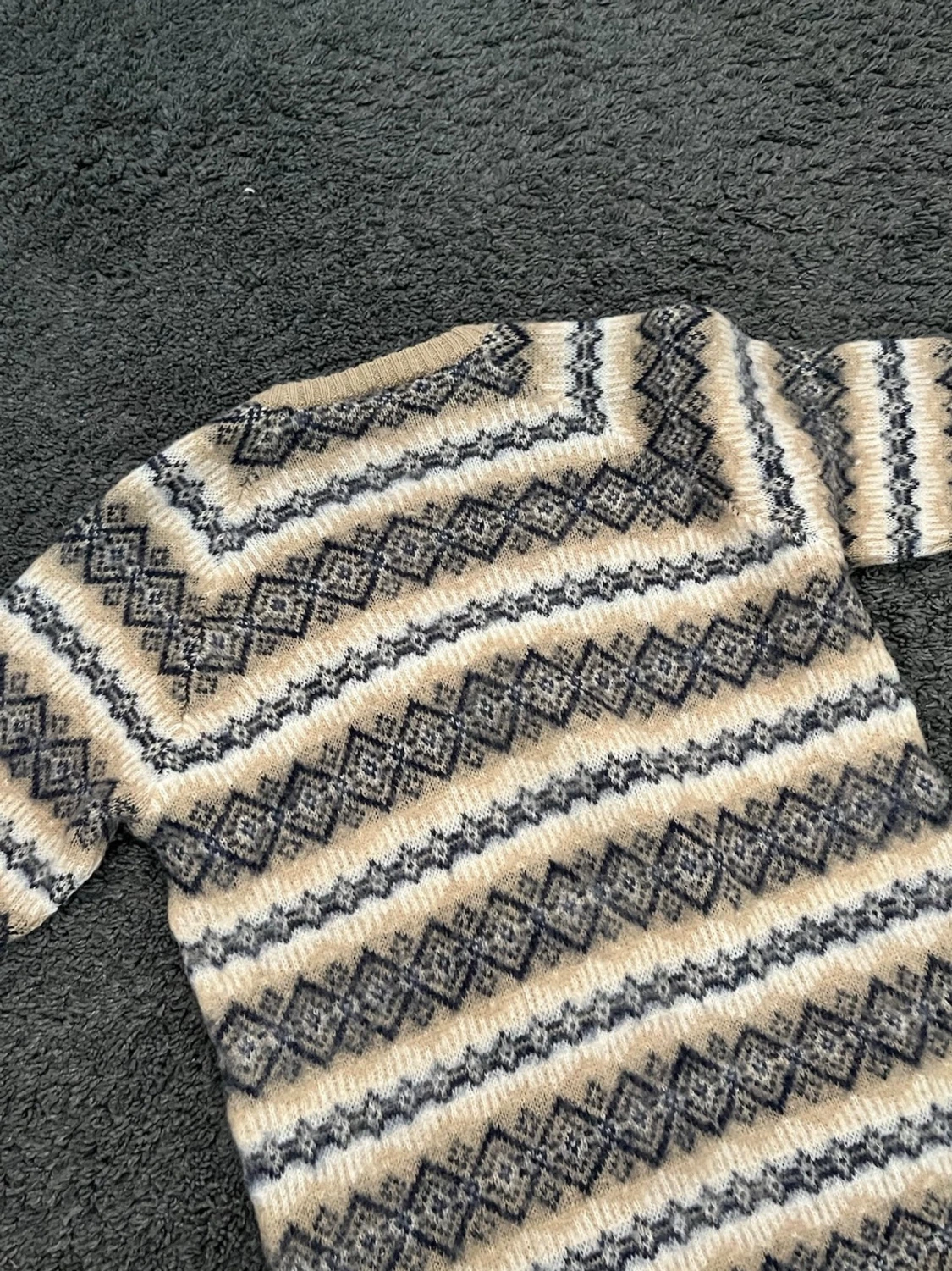Stickad crewneck med mönster  - 2