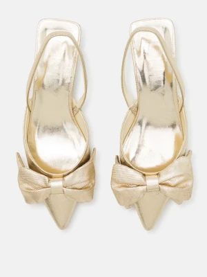 Only guldiga klackar - Guldiga rosett kitten heels från only, storlek 37 super söta till fest och för utekvällar inga defekter och använda en gång