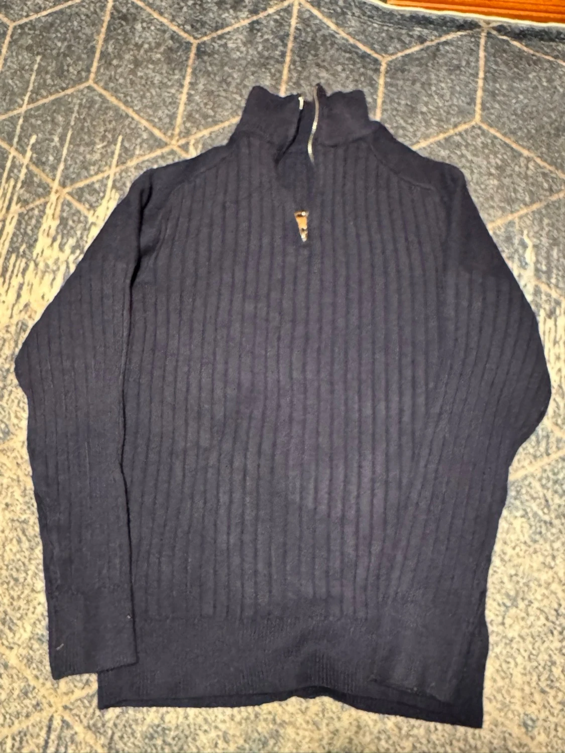 Mörkblå ribbstickad tröja med halvzip