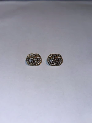 Örhängen  - Helt nya i obruten förpackning 