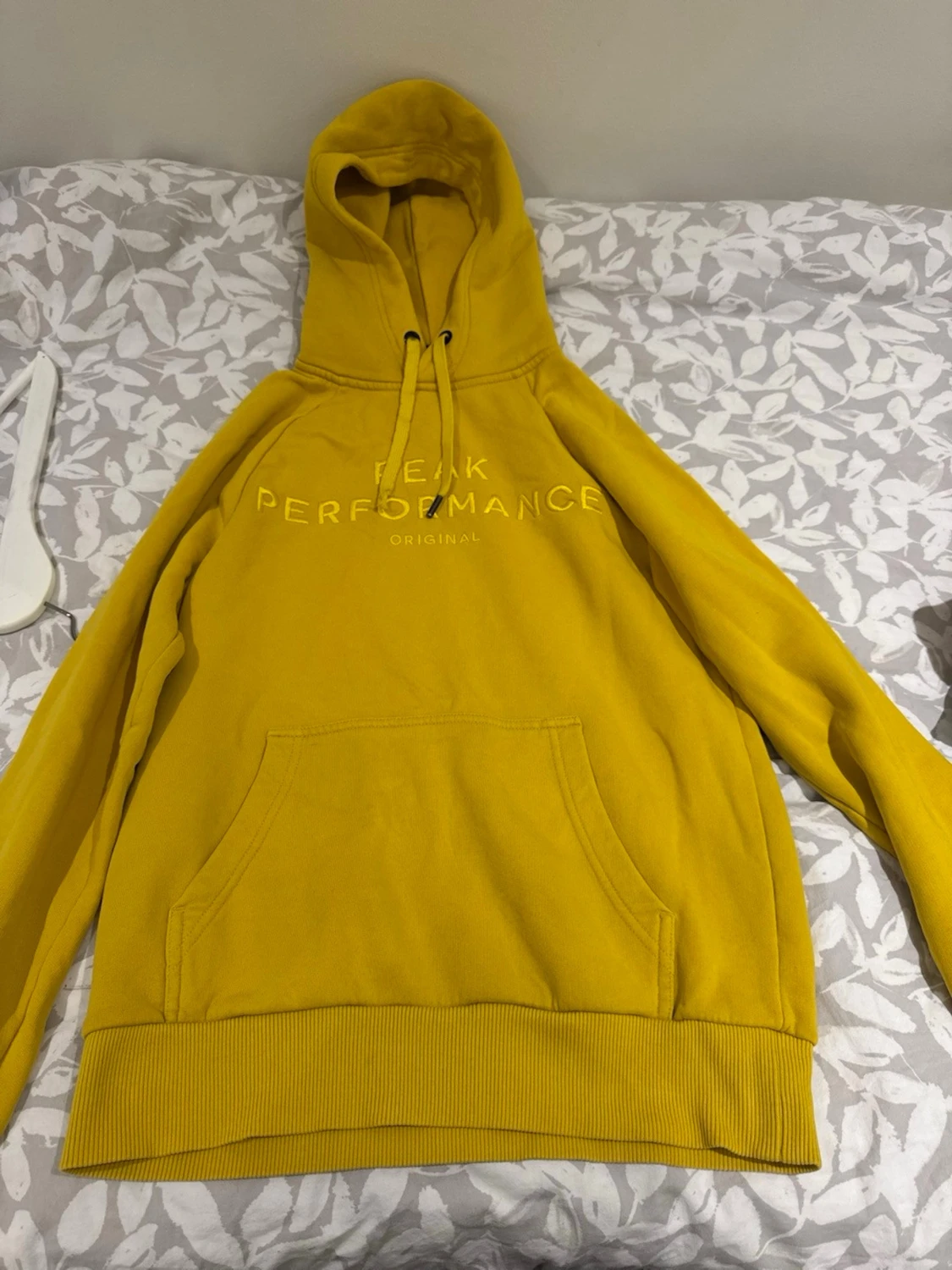 Gul Peak Performance hoodie