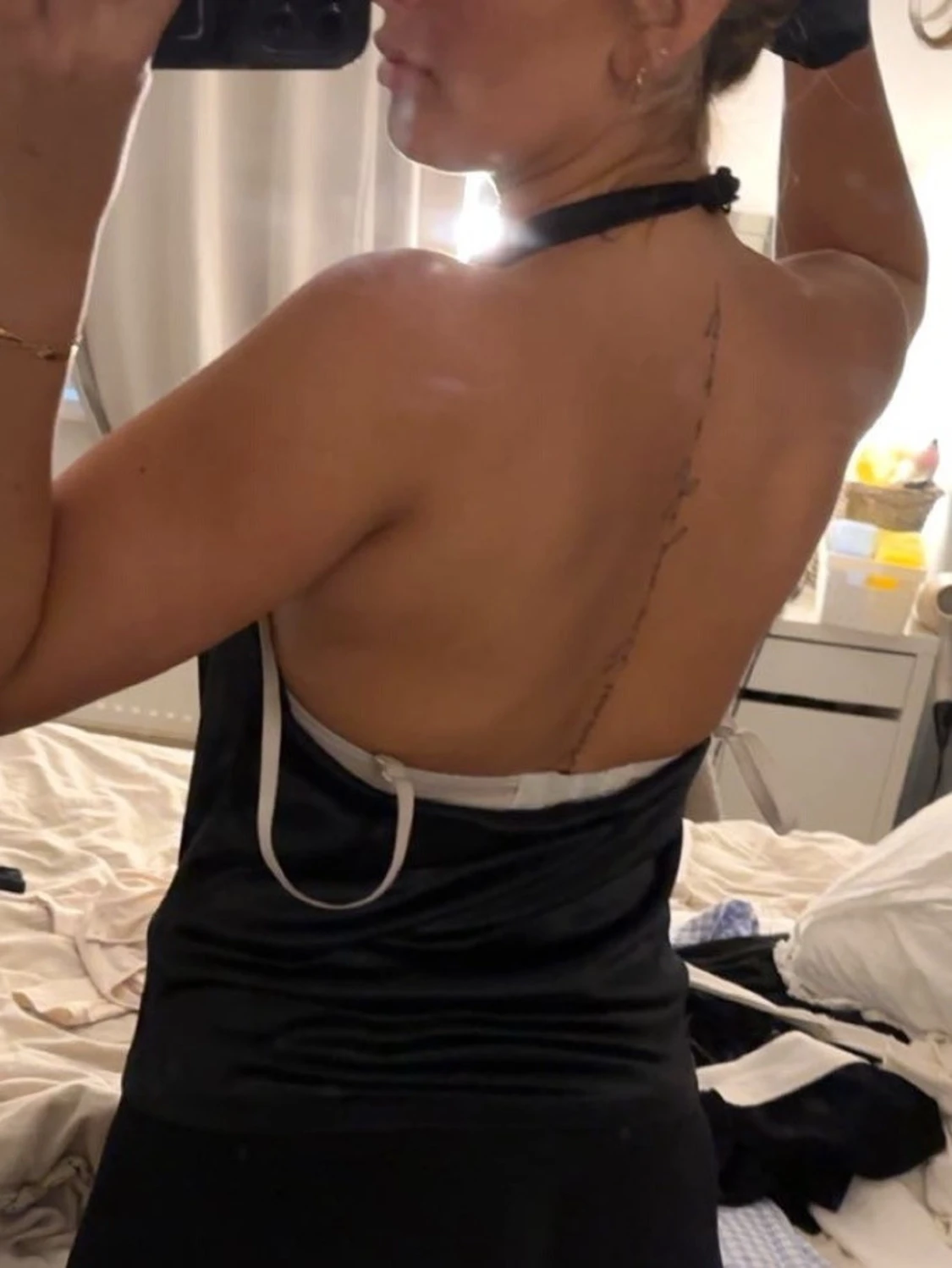 Svart halterneck topp i satin - 1