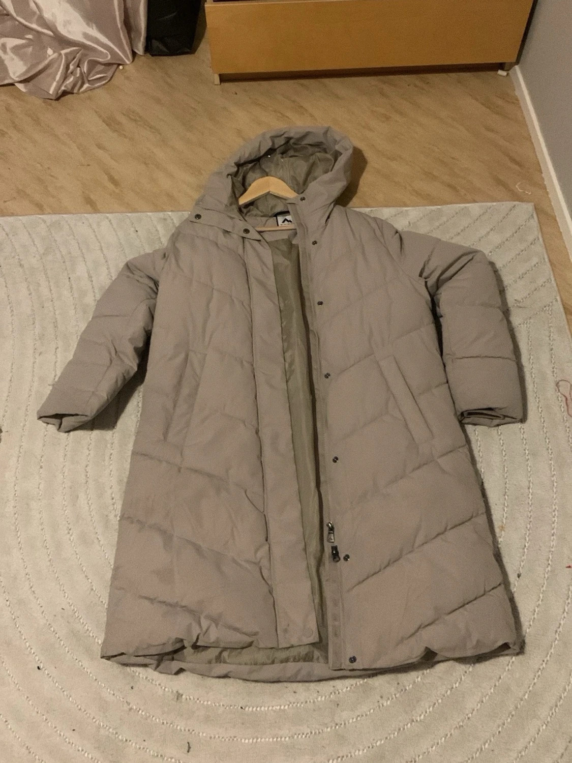 Ljusbeige lång dunjacka McKinley