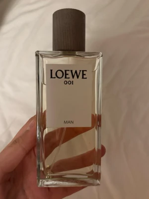 Loewe 001 Man parfym - Hör av dig vid intresse