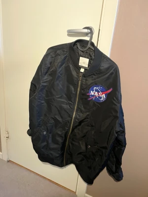 Bomberjacka  - Fint skick, med NASA tryck 
