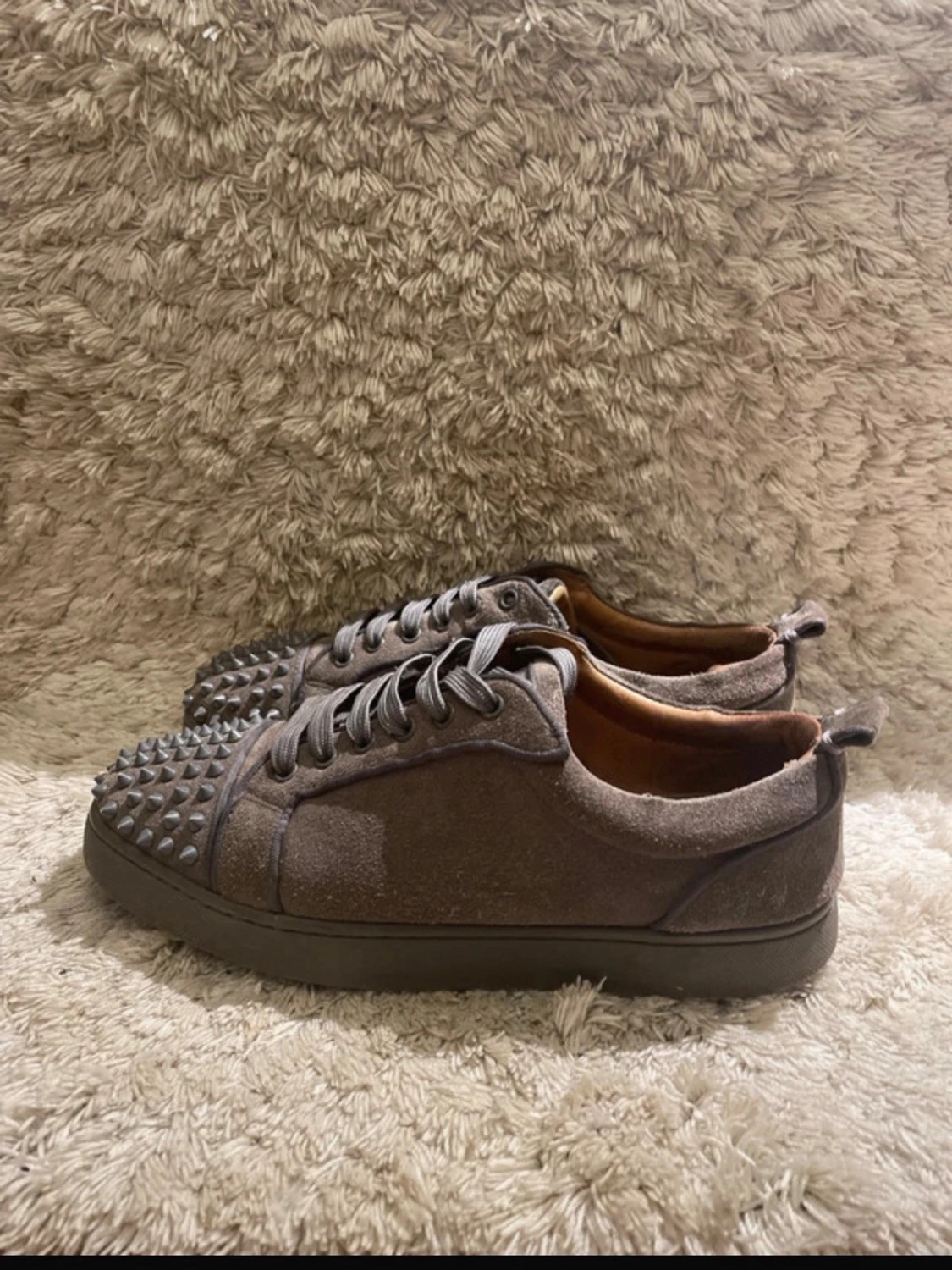  SÖKER!! Christian Louboutin sneakers med nitar - 2