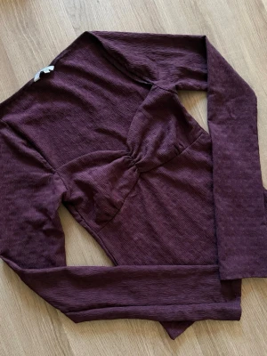 Långärmad topp - Använd en gång, som ny!