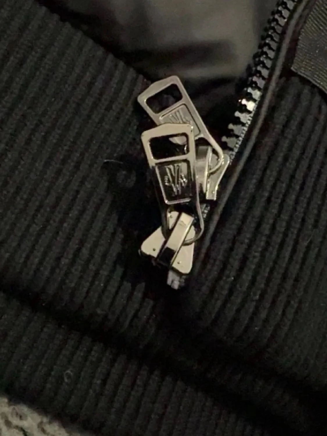 Svart dunjacka med stickade ärmar Moncler - 4