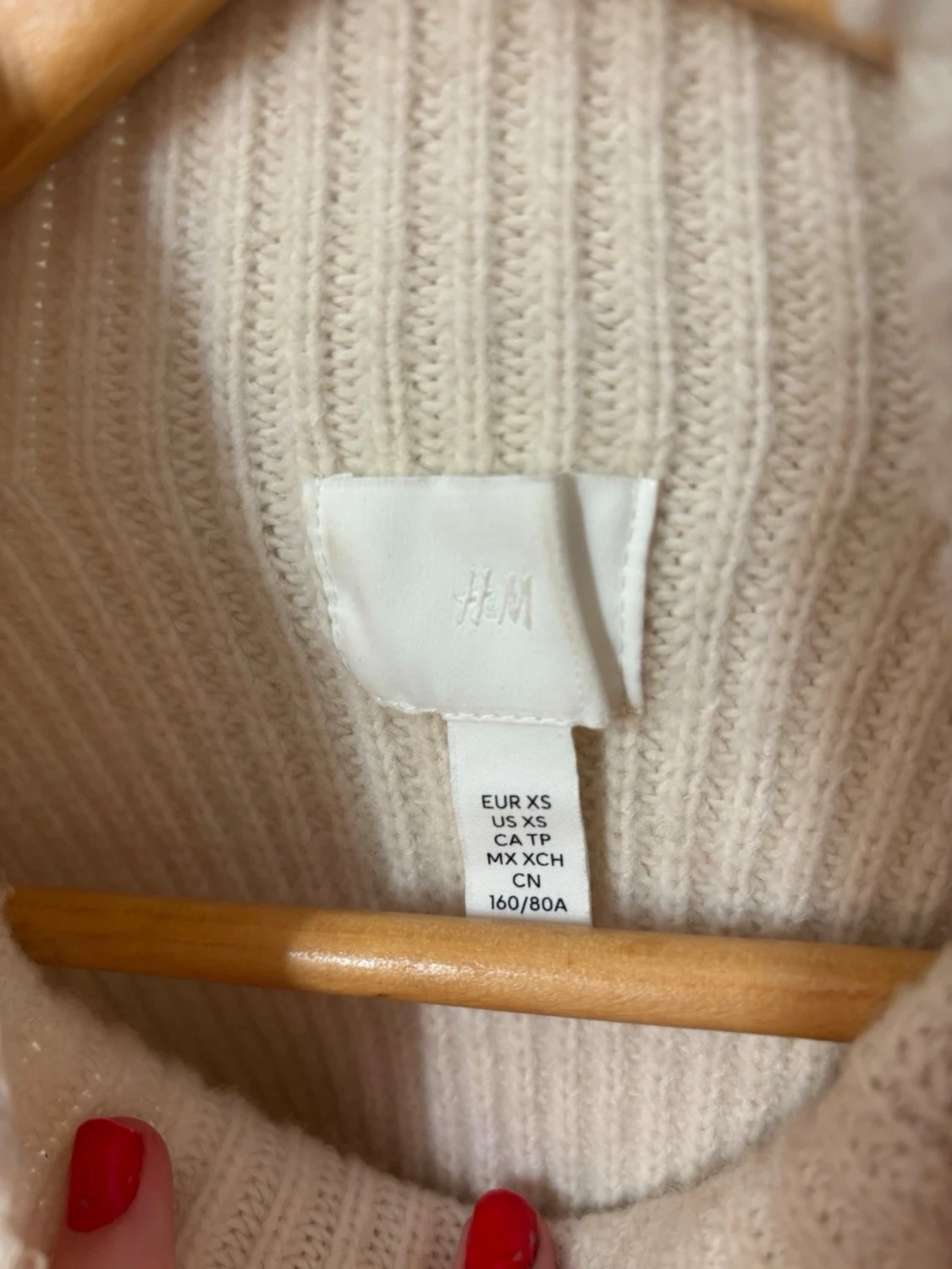 Beige ribbstickad polotröja - 2