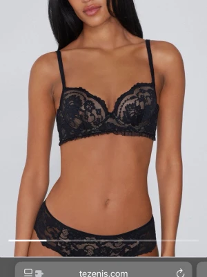Svart spets-bh från Tezenis - Så fin, oanvänd med lapp kvar!