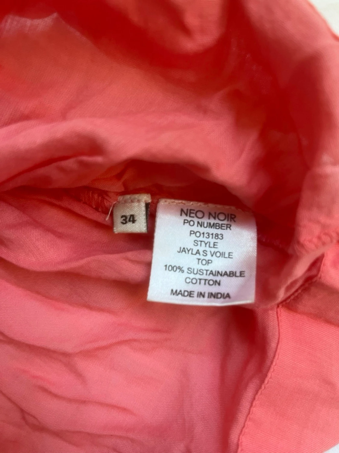 Rosa blus med volanger från Neo Noir - 2