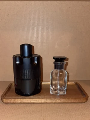 30ml Azzaro the most wanted Intense  - 30ml sample av Azzaro the most wanted Intense, spara 10% på bundles, vid köp över 99kr ingår en gratis valfri 2ml 