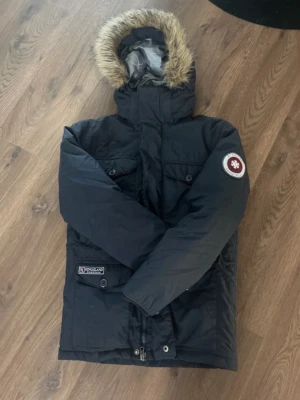 Kingsland jacka  - Storlek xxxs men sitter som en xs, mycket fint skick!! 