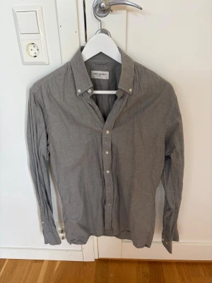 John Henric skjorta  - Snygg John Henric skjorta i bra sick 