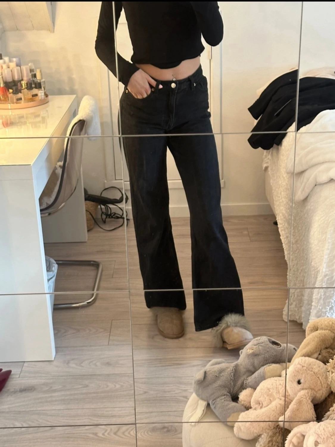 Svarta utsvängda jeans - 2