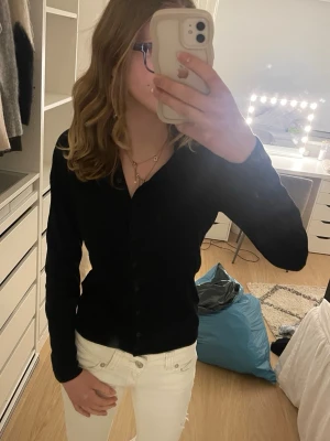 Kofta från soyaconcept - Jätte fin svart kofta ifrån sojakoncrpt