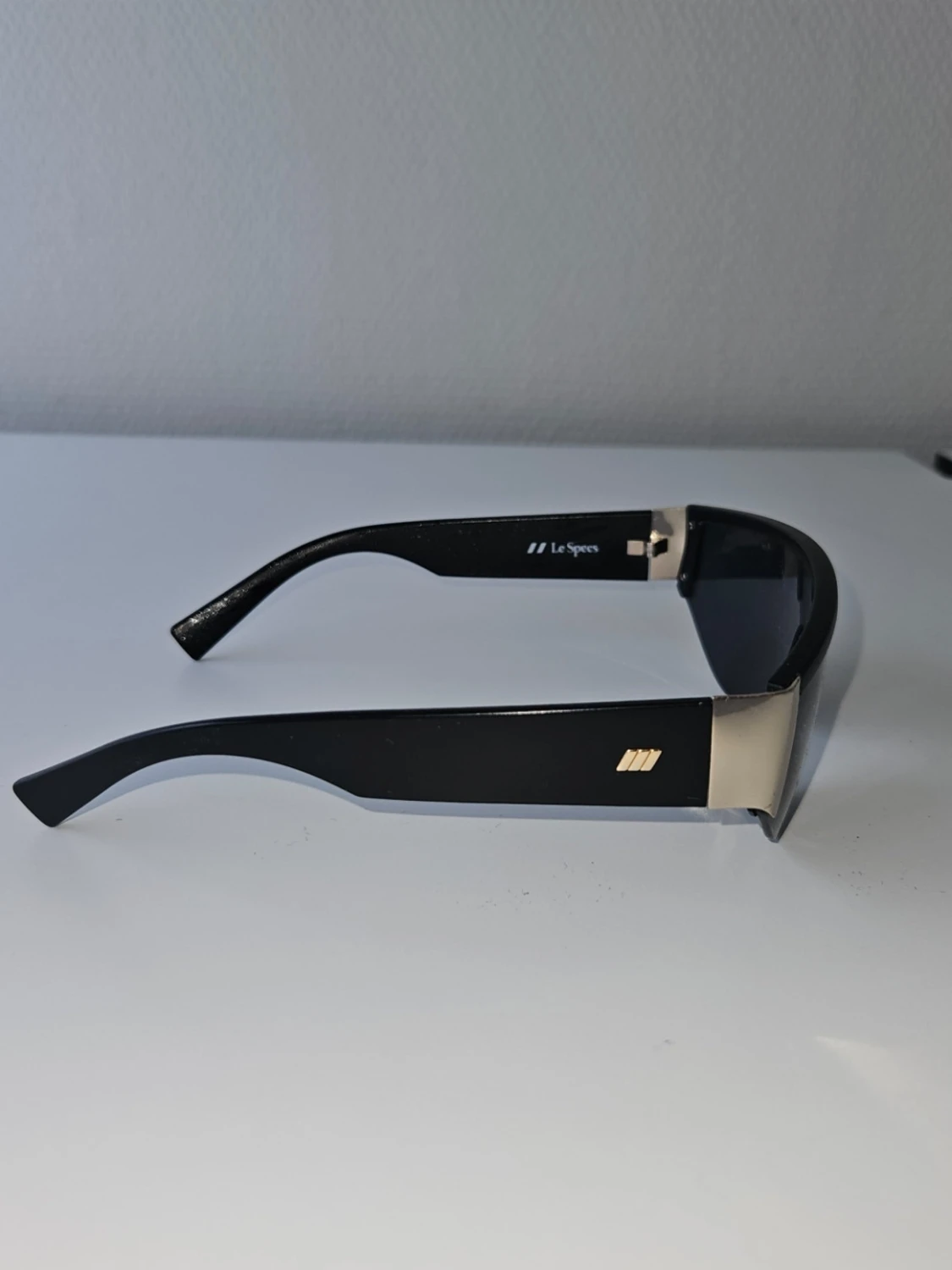 Le Specs solglasögon - 2
