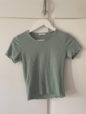 Topp - Topp från only storlek xs i bra skick. 
