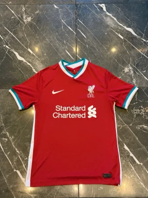 Liverpool hemmtröja 2020/21 - Strl: M Skick: Mycket bra skick, knappast använd 