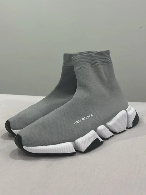 Balenciaga speed 2.0 - Helt nya, endast testade. Kvitto finns. Pris går att sänka vid snabb affär