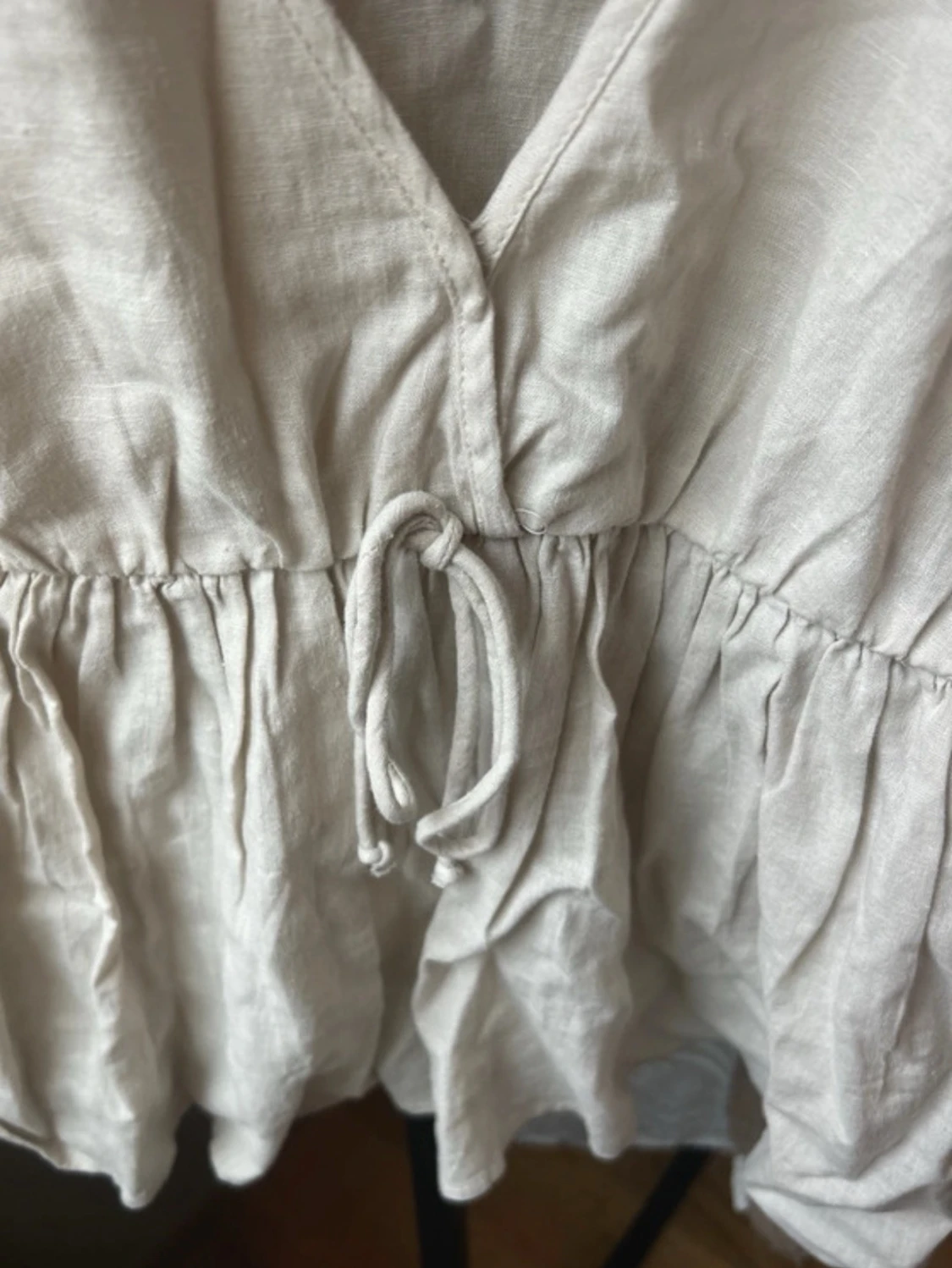Beige omlottopp från BikBok - 2