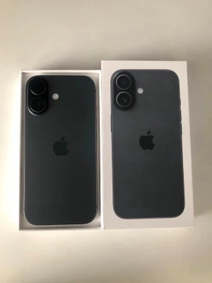 iPhone 17 256 gb svart - Säljer iPhone 17 i nyskick – helt ny och helt oanvänd. Kartongen är endast öppnad för att kontrollera innehållet. Mobilen är inte aktiverad, aldrig använd och ser ut exakt som när den kom från butik.  Modell: iPhone 17 Skick: Helt ny / oanvänd / nyskick Färg: svart Lagring: 256 GB Olåst: Ja Batteri: 100% endast 2 laddnings cyklar Inga repor, inga märken, inga fingeravtryck Originalkartong + alla tillbehör medföljer Finns i Sundbyberg/Skövde.  Kan också skicka