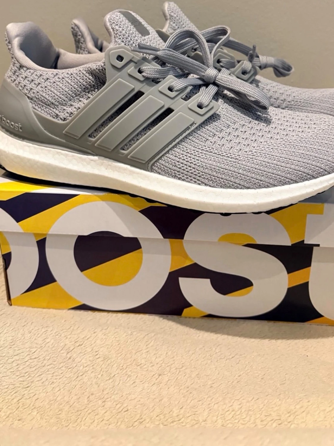Grå Adidas Ultraboost sneakers
