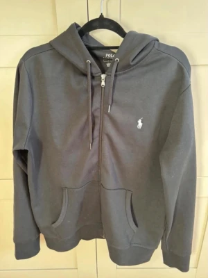  Polo Ralph Lauren zip  - Ny skick mvh Loke digitalt kvitto finns