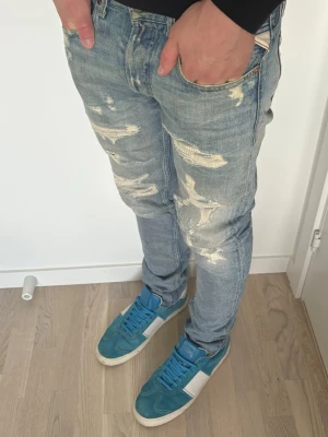 Replay selvedge jeans - Exklusiva Replay selvedge jeans | Storlek 30/32 | Bra skick | Slitningar är original 