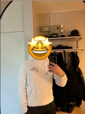 Peak performance hoodie - Fint skick. Storlek S
