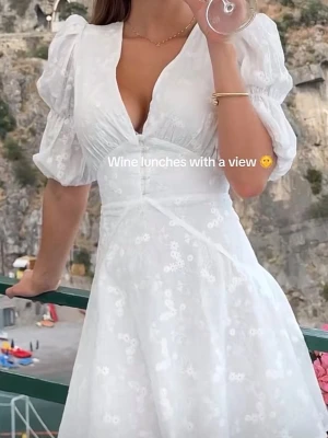 Adoore klänning - Jättefin klänning från adoore i modellen sicily, säljer då den tyvärr blivit för liten💕 endast använd 2 gånger.