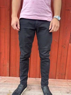 DONDUP JEANS  - Stilrena dondup jeans med REGULAR passform nypris 1899 