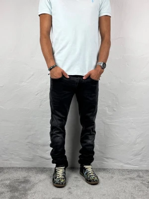 Replay jeans  - Ett par riktigt snygga jeans från Replay i storlek W28 L32 i modellen Anbbas 